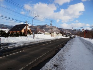 仲洞爺　わたなべ豆腐店前道路